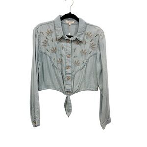 NWT CHELSEA & VIOLET Chambray Embroidered Button Down Cropped Tie Front Top L